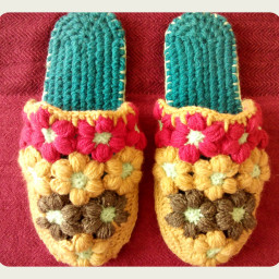 Тапочки из цветочков пышными столбиками