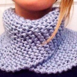 Манишка платочной вязкой