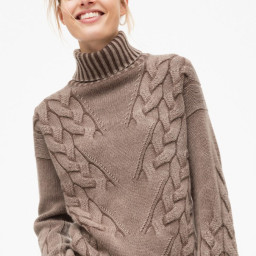 Шикарный свитер. Спицами?