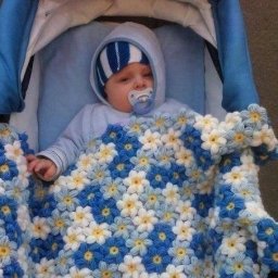 Как соединяются эти цветочки?