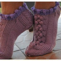 Чудесные носочки с шишками