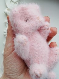 Он помещается в ладошке