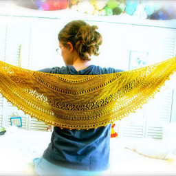 Тонкий ажурный платок