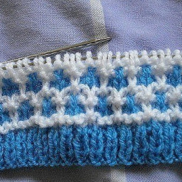 ​Двухцветный узор спицами