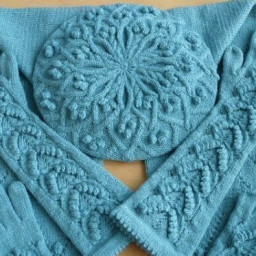 Шикарный набор, связанный спицами