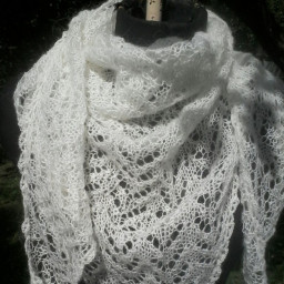 Ажурный бактус из ангоры