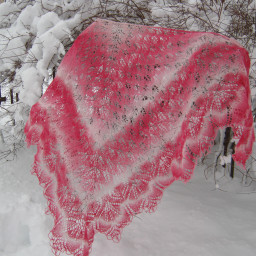 Шаль спицами из тонкой шерстяной пряжи