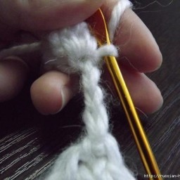 Обвязка края изделия помпонами. Мастер-класс