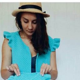 Подскажите как вязать такие крылышки?