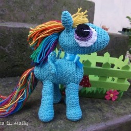 День мастера вязаной игрушки:  Пони "Радуга"