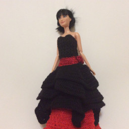 Вечернее платье для куклы .