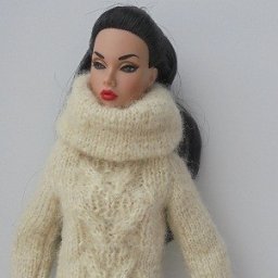 Свитер с объемным воротником.