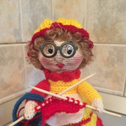 КУКЛА "Вязальщица"