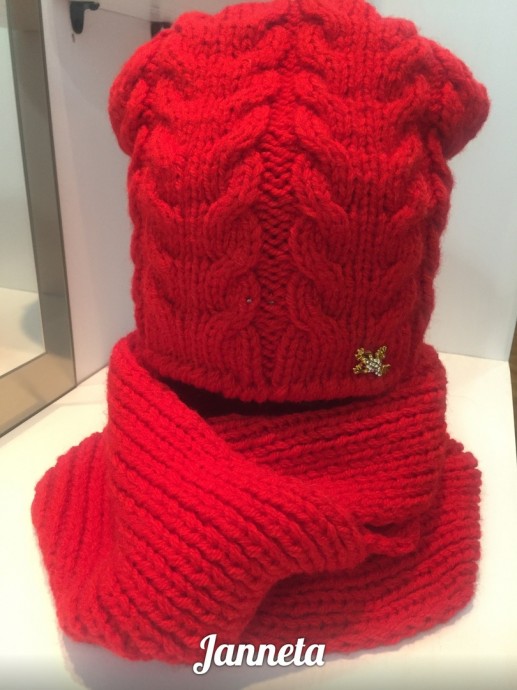 Комплект "Шапочка и шарф"на зиму