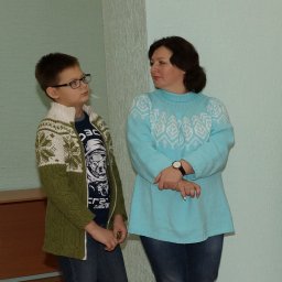 Пуловер с круглой кокеткой