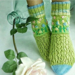 Сочетание вязания и вышивки