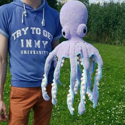 Крупный кальмар в натуральном размере