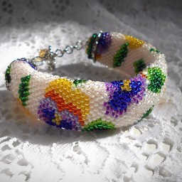 Моя бижутерия.Браслеты-бисерные жгуты. Цветочные узоры.