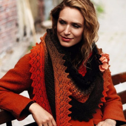 Асимметричный ажурный платок-косынка