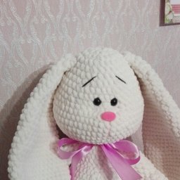 Зайка плюшевый.