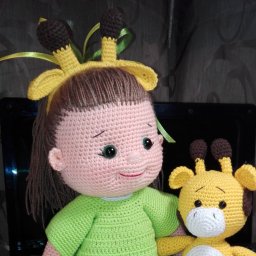 Куколка с своим маленьким другом.