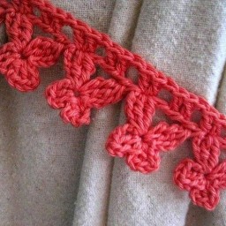 Кайма с бабочками