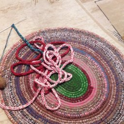 Коврик из полого шнура