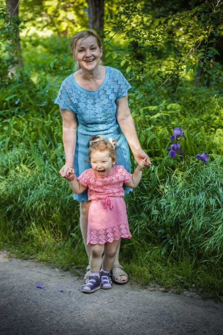 Платье для внучки и бабули