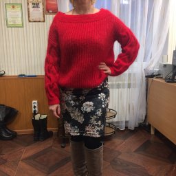 Красный пуловер из мохера