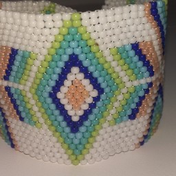 Браслет из бисера