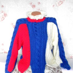 Комплект "Вера, надежда, любовь". Пуловер и шапка бини.