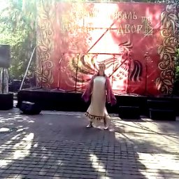 Показ моих авторских палантинов на фестивале "Гостиный двор" вДонецке.