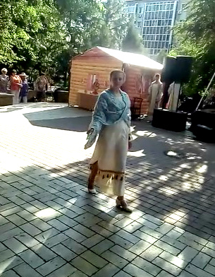 Показ моих авторских палантинов на фестивале "Гостиный двор" вДонецке. Показ моих авторских палантинов на фестивале "Гостиный двор" вДонецке.