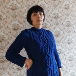 Нежный пуловер с фантазийным узором, вяжем спицами