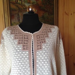 Оригинальный филейный жакет крючком