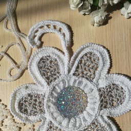 Цветок с серединкой для ирландского кружева