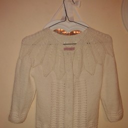 белая кофточка для дочки.