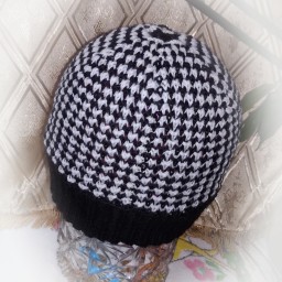 Шапка мужская и шарф.