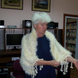 накидка из дешевой пряжи и ТРАВКИ