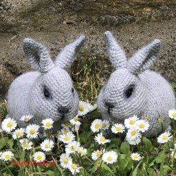 Кролики из шерсти.