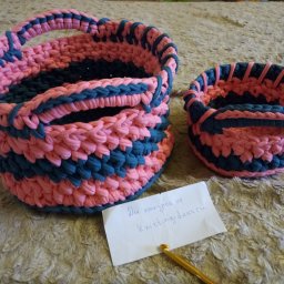 Комплект корзинки из трикотажной пряжи