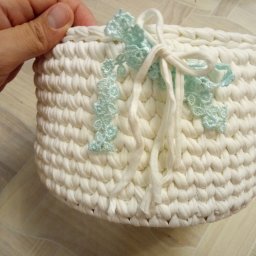 Корзинка с деревянным ажурным дном