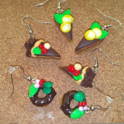 Из полимерной глины.