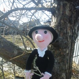 Старушка Шапокляк.