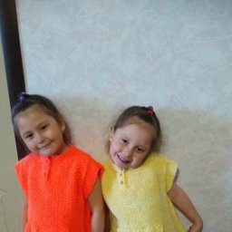 Безрукавки для внучек