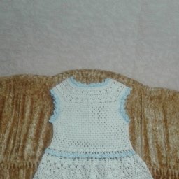 Ещё одно платьице.