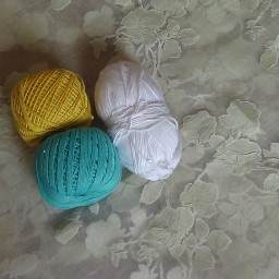 Малыш ждет свою забаву!