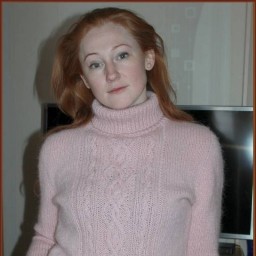 Свитер цвета пудры для дочери