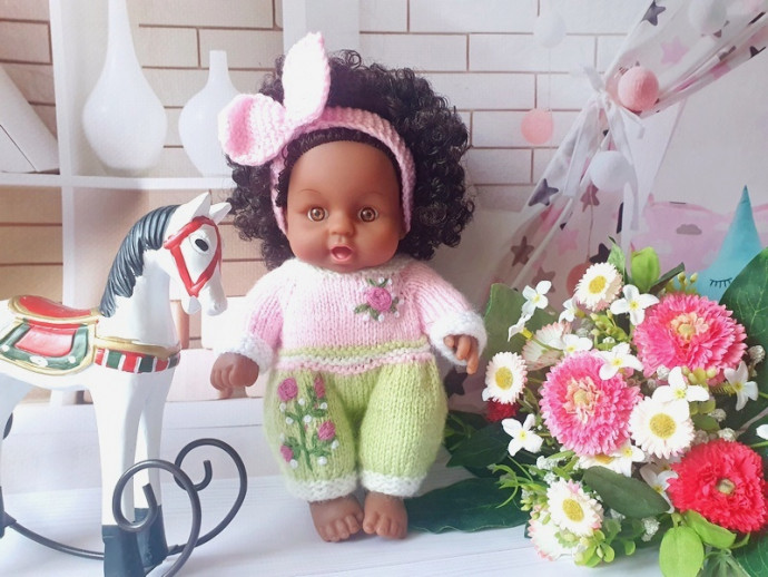 Новый наряд для маленькой мулаточки