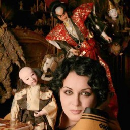 Дочь - фотосессия  в театральных костюмах